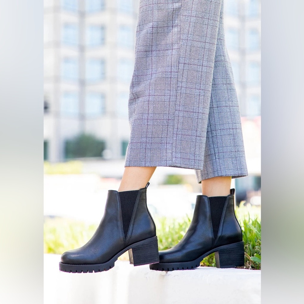 MIA Black Chunky Heel Jody Bootie in Black Women’s size 9 - Picture 14 of 14